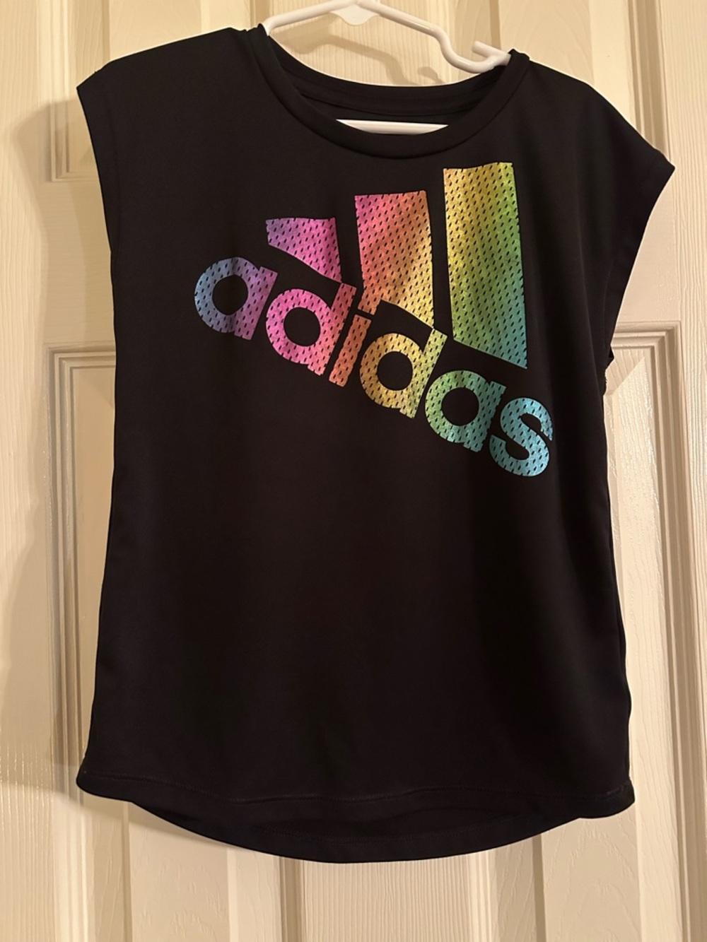 Girls adidas Climalite Size 5 Black Tee with Rainbow Gradient Logo Cap Sleeve
